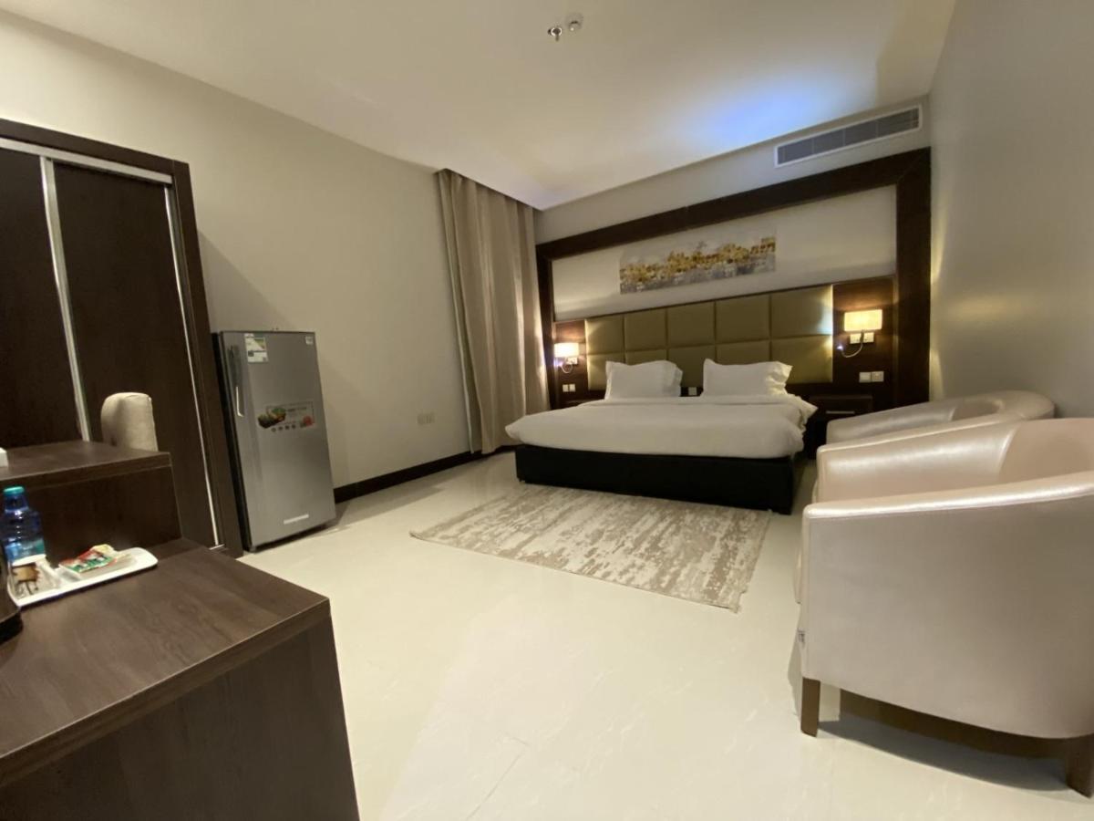 Emerald Residence Янбу Екстериор снимка